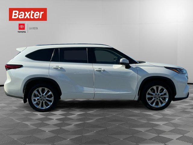 used 2020 Toyota Highlander car, priced at $33,289