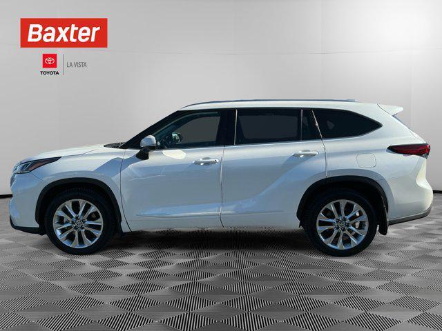 used 2020 Toyota Highlander car, priced at $33,289