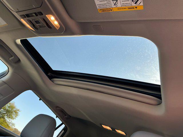 used 2020 Toyota Highlander car, priced at $33,289