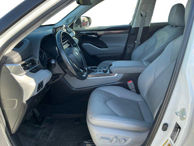 used 2020 Toyota Highlander car, priced at $33,289