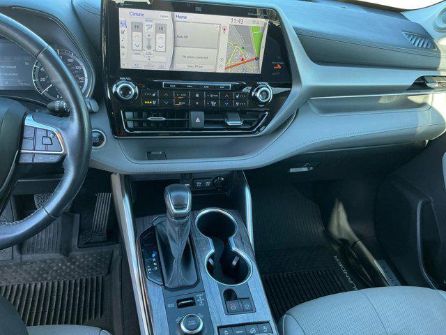 used 2020 Toyota Highlander car, priced at $33,289