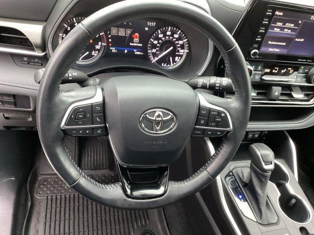 used 2021 Toyota Highlander car, priced at $33,500