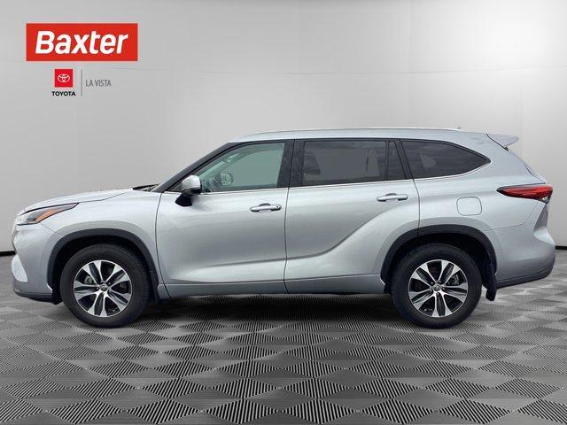 used 2021 Toyota Highlander car, priced at $33,500