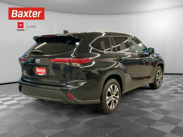 used 2022 Toyota Highlander car, priced at $34,485