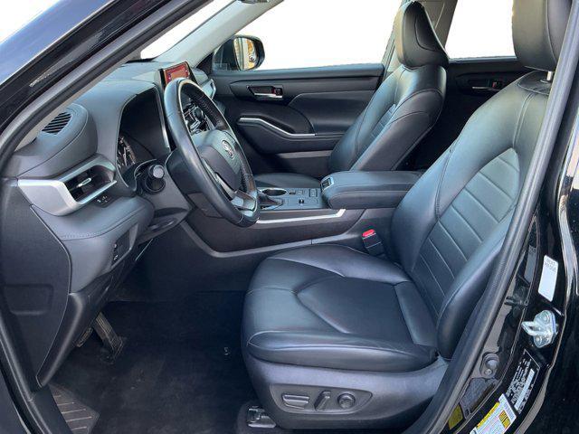 used 2022 Toyota Highlander car, priced at $34,485