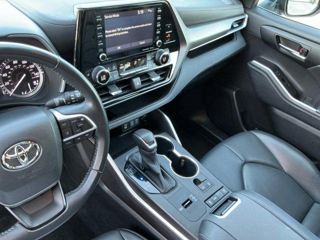 used 2022 Toyota Highlander car, priced at $34,485