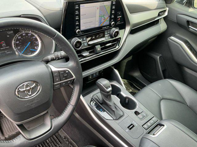 used 2022 Toyota Highlander Hybrid car, priced at $41,989