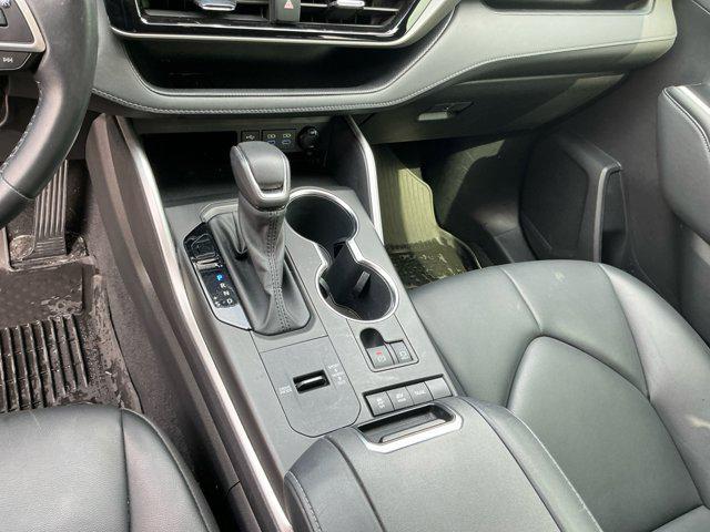 used 2022 Toyota Highlander Hybrid car, priced at $41,989