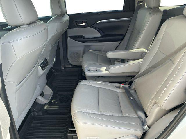 used 2019 Toyota Highlander car, priced at $29,385