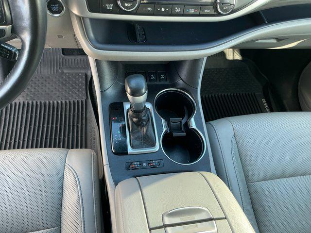 used 2019 Toyota Highlander car, priced at $29,385