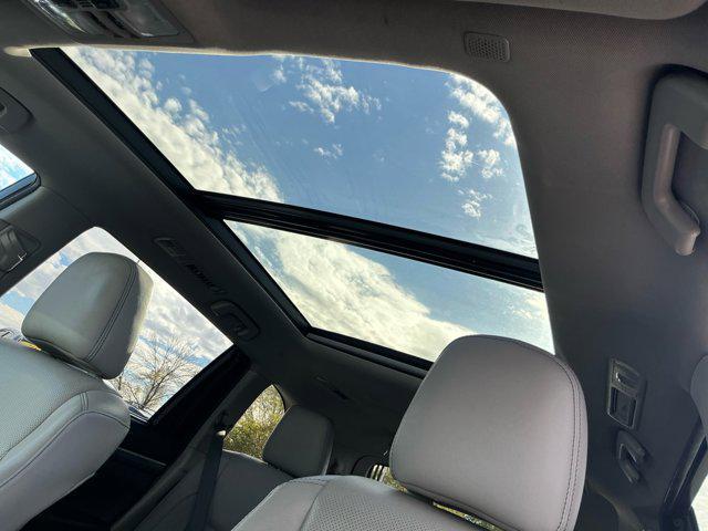 used 2019 Toyota Highlander car, priced at $29,385