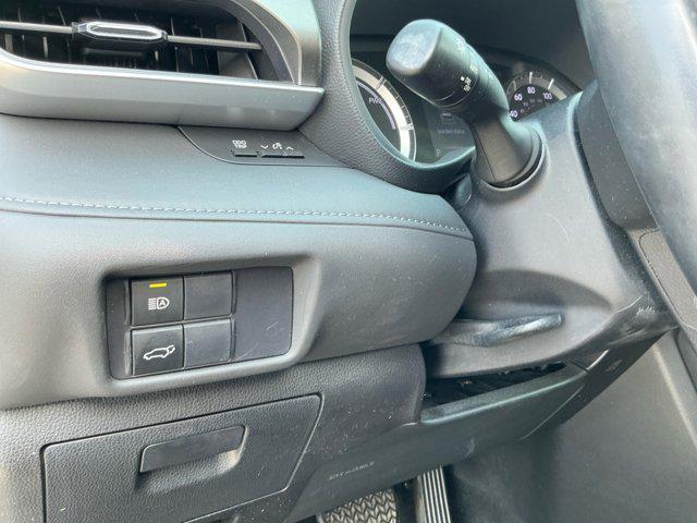 used 2020 Toyota Highlander Hybrid car, priced at $33,659