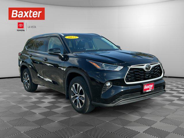 used 2022 Toyota Highlander car, priced at $40,896