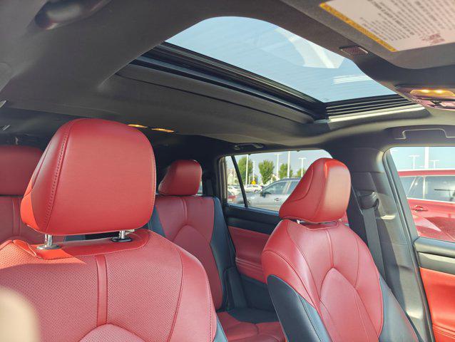 used 2023 Toyota Highlander car, priced at $40,000