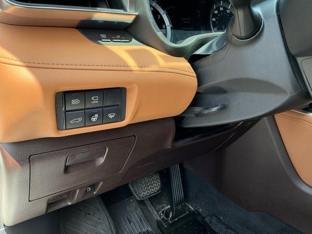 used 2021 Toyota Highlander car, priced at $43,500