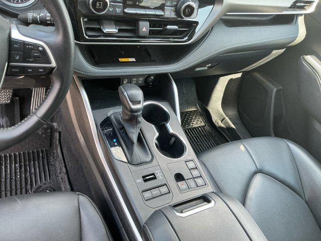 used 2024 Toyota Highlander car, priced at $43,688