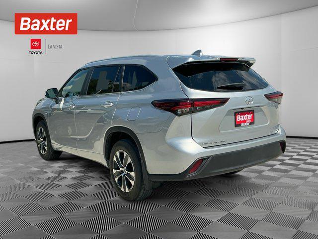 used 2024 Toyota Highlander car, priced at $43,688