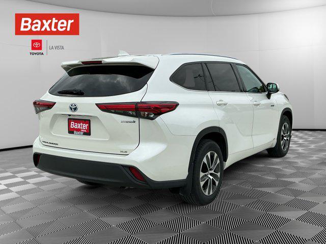 used 2021 Toyota Highlander Hybrid car, priced at $30,000