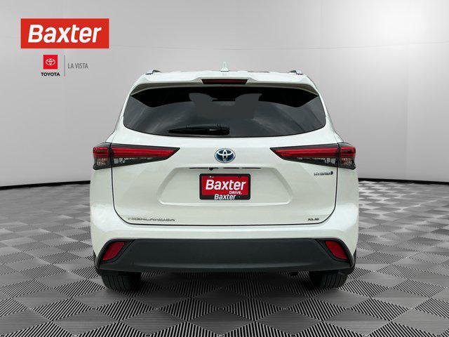 used 2021 Toyota Highlander Hybrid car, priced at $30,000