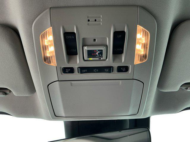 used 2021 Toyota Highlander Hybrid car, priced at $30,000