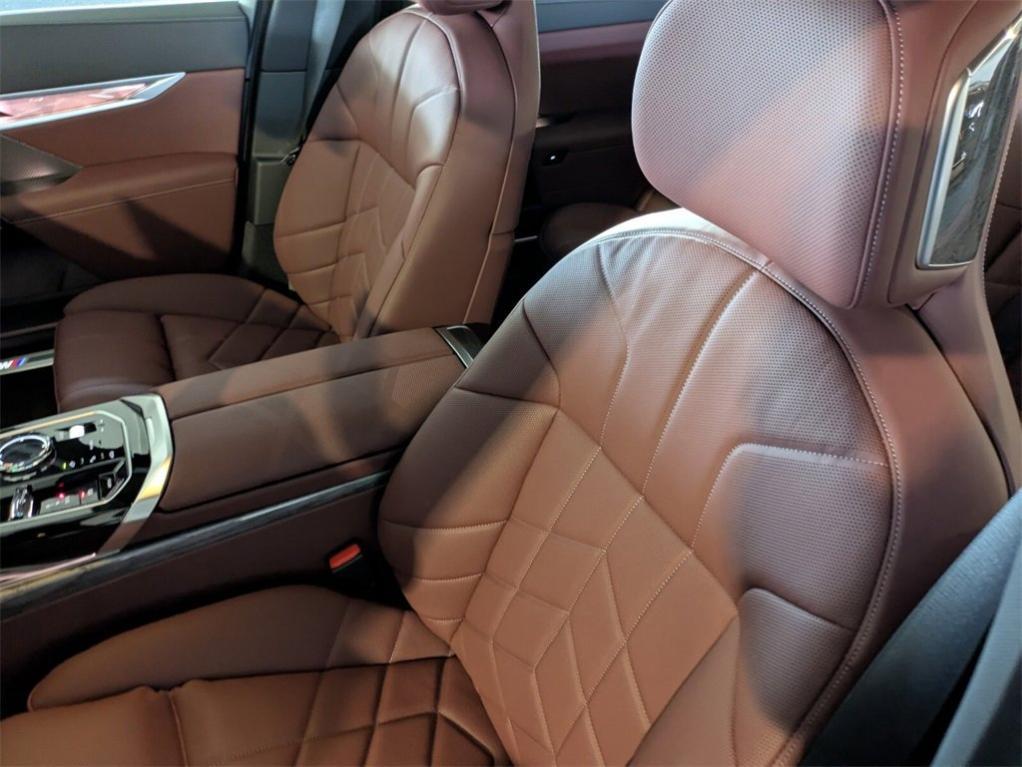 new 2025 BMW 760 car