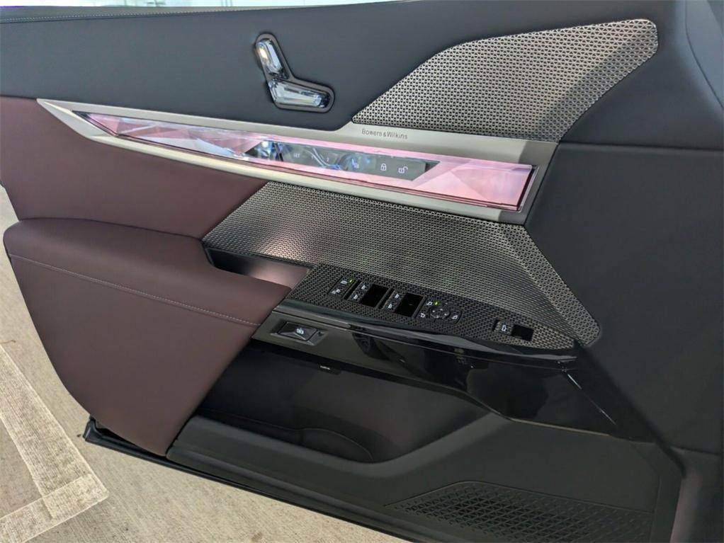new 2025 BMW 760 car