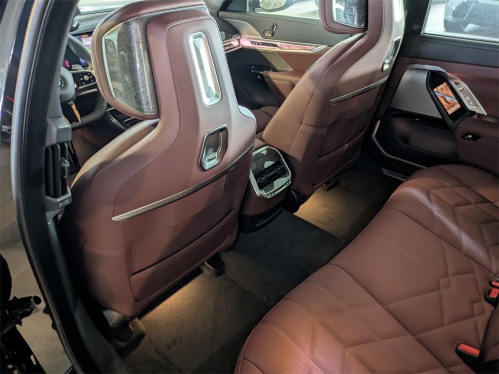 new 2025 BMW 760 car