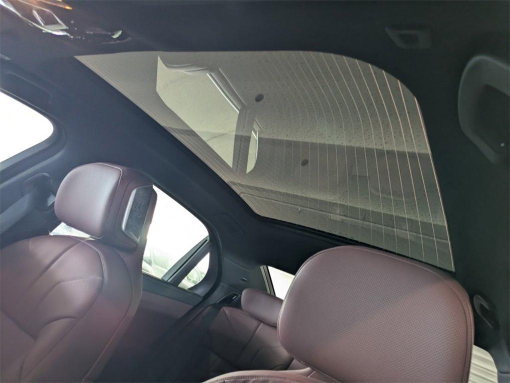 new 2025 BMW 760 car