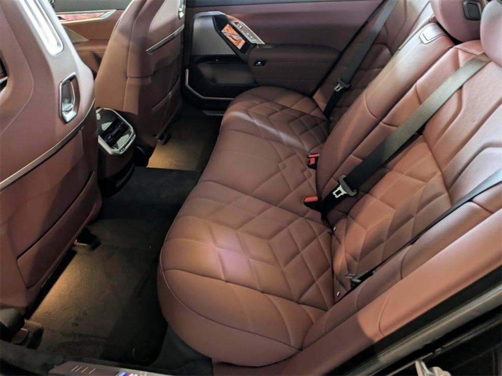 new 2025 BMW 760 car