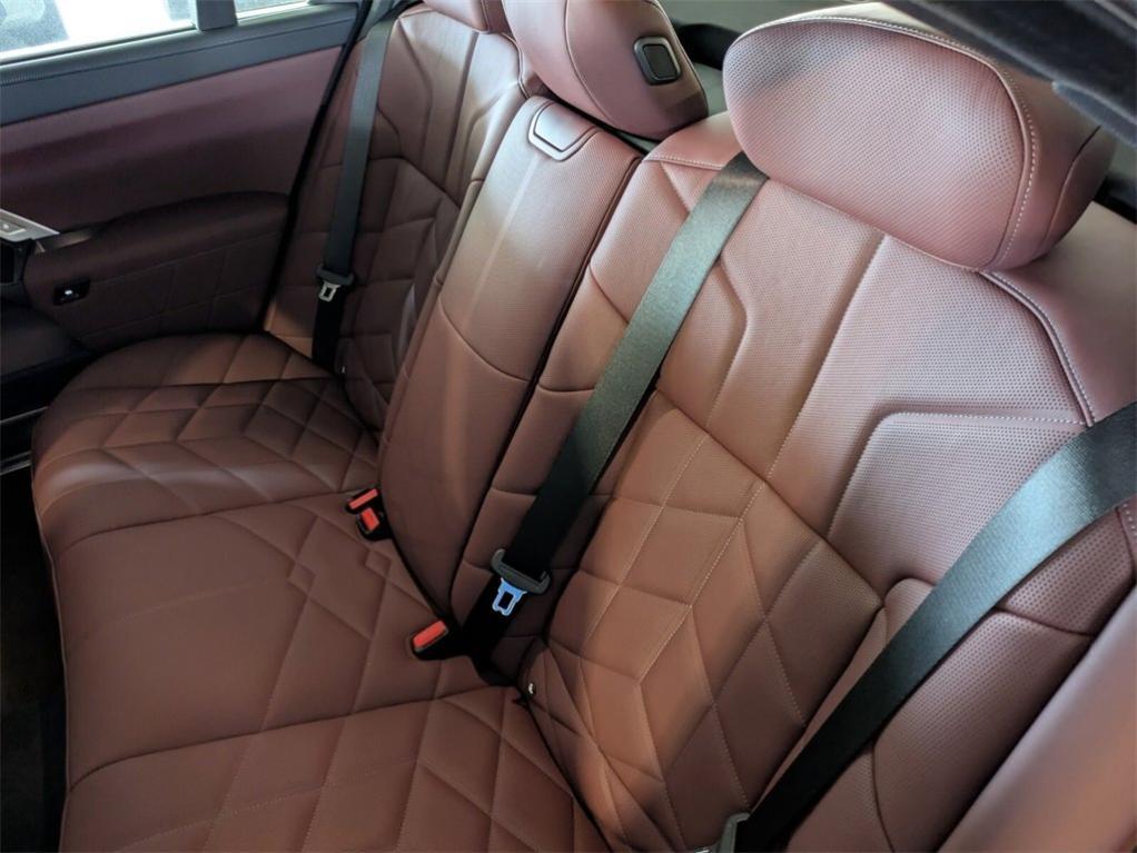 new 2025 BMW 760 car