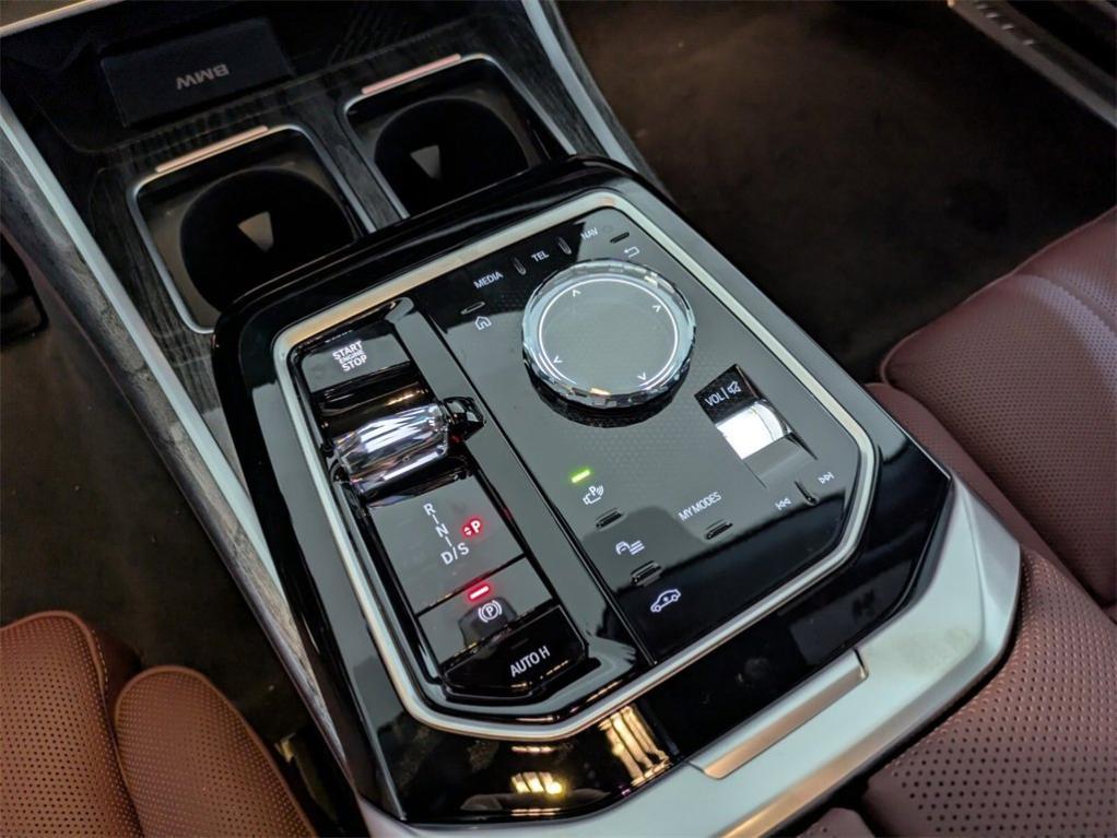 new 2025 BMW 760 car