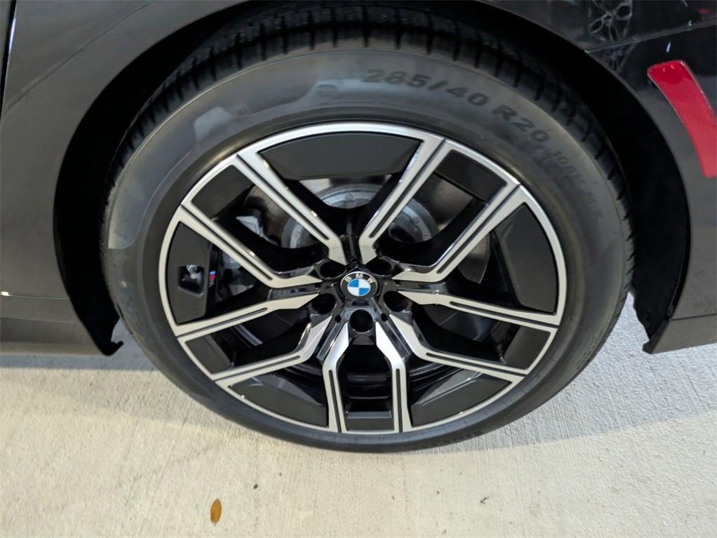 new 2025 BMW 760 car