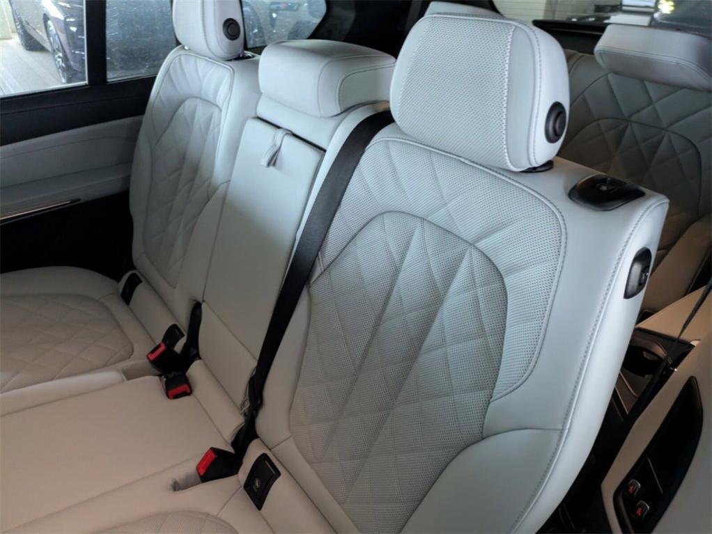 new 2026 BMW X7 car
