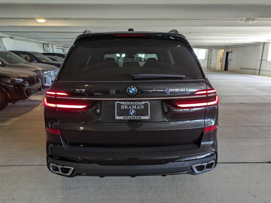 new 2025 BMW X7 car