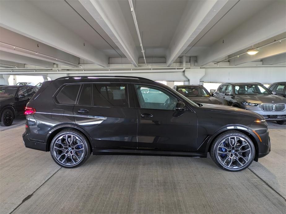 new 2025 BMW X7 car