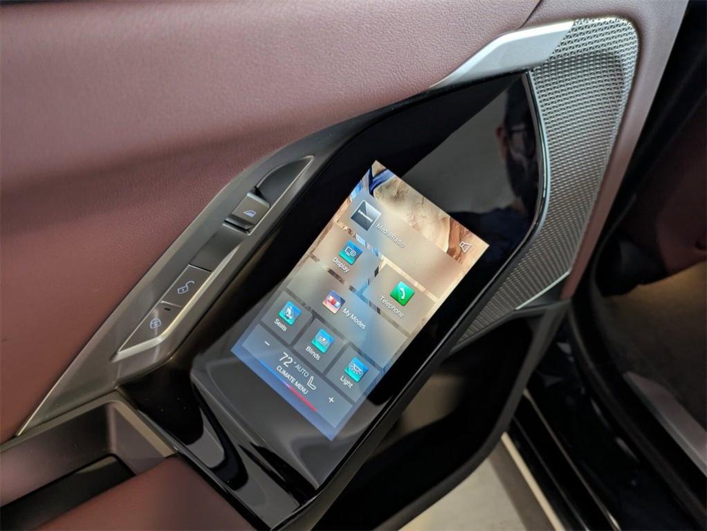 new 2025 BMW i7 car