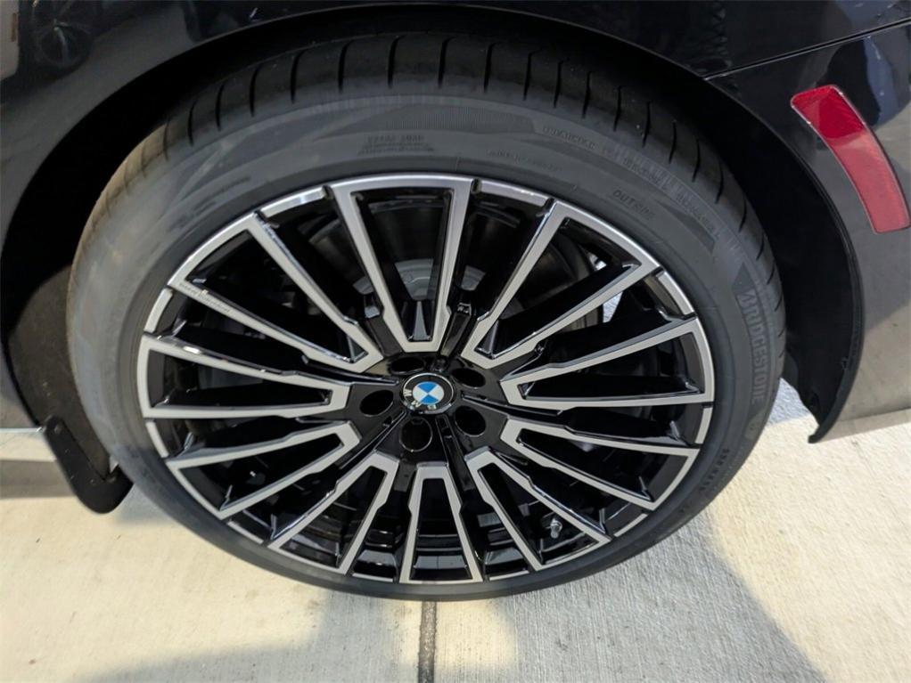 new 2025 BMW i7 car