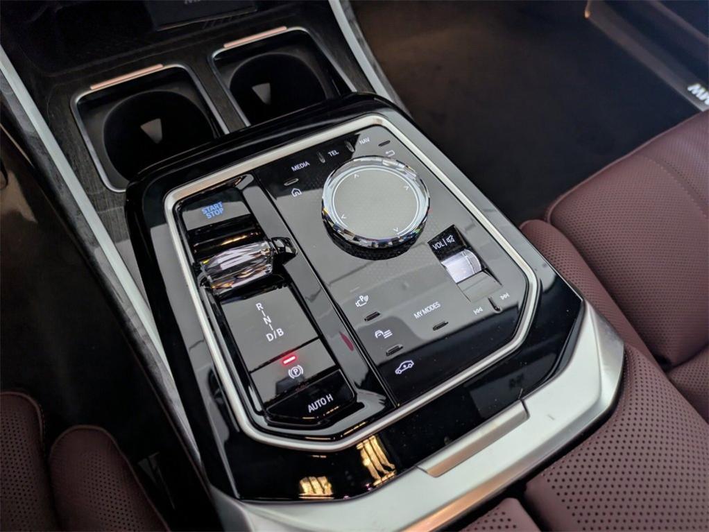 new 2025 BMW i7 car