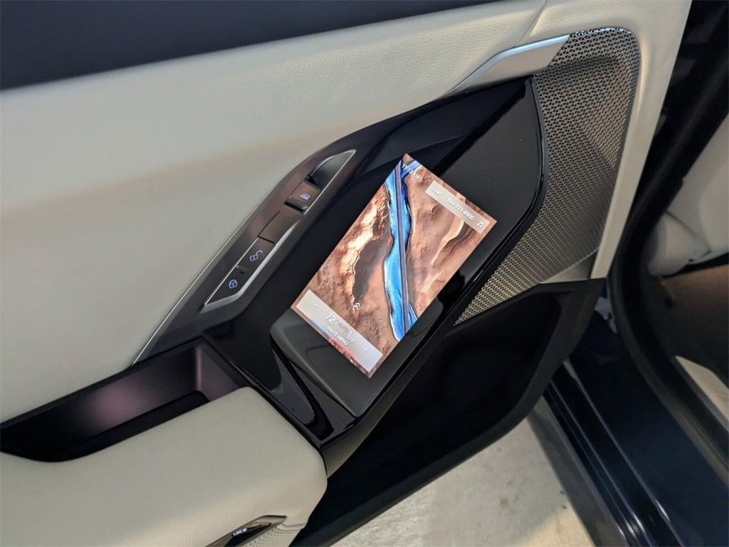 new 2025 BMW 760 car