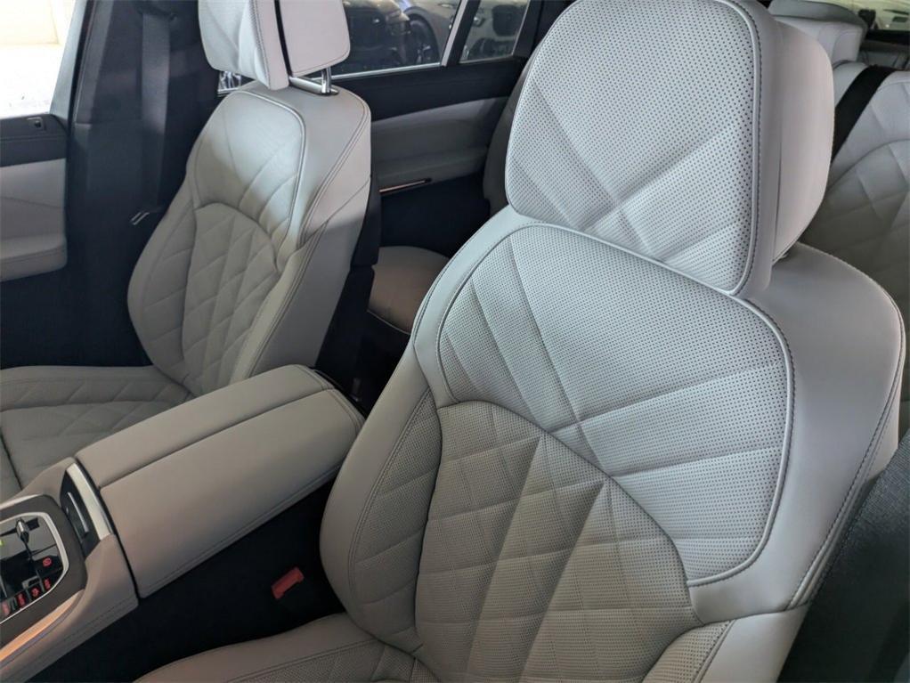 new 2026 BMW X7 car