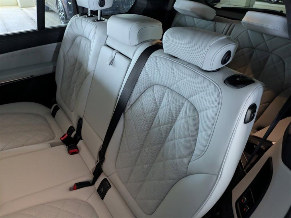 new 2026 BMW X7 car