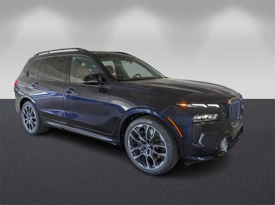 new 2025 BMW X7 car