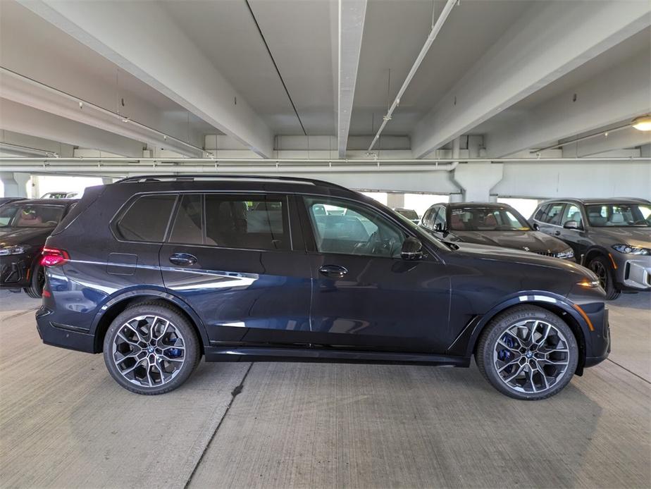 new 2025 BMW X7 car