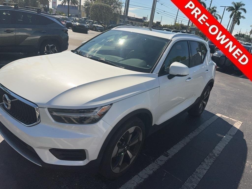 used 2022 Volvo XC40 car, priced at $25,495