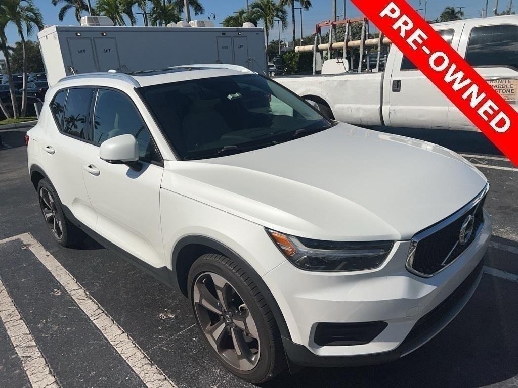 used 2022 Volvo XC40 car, priced at $25,495