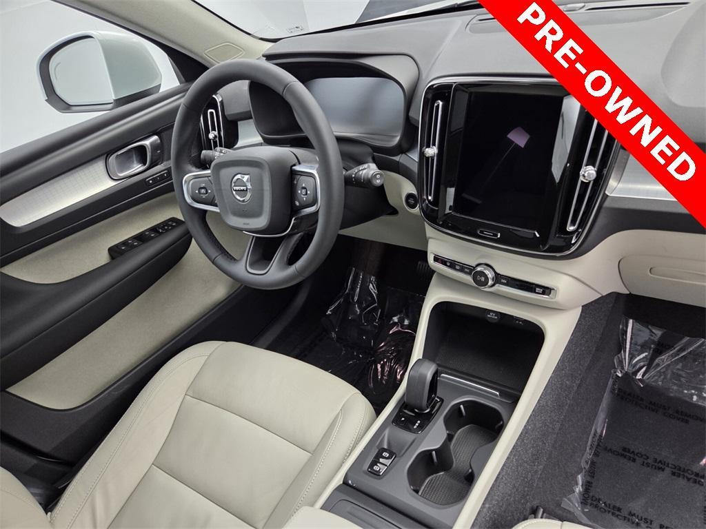 used 2022 Volvo XC40 car, priced at $24,495