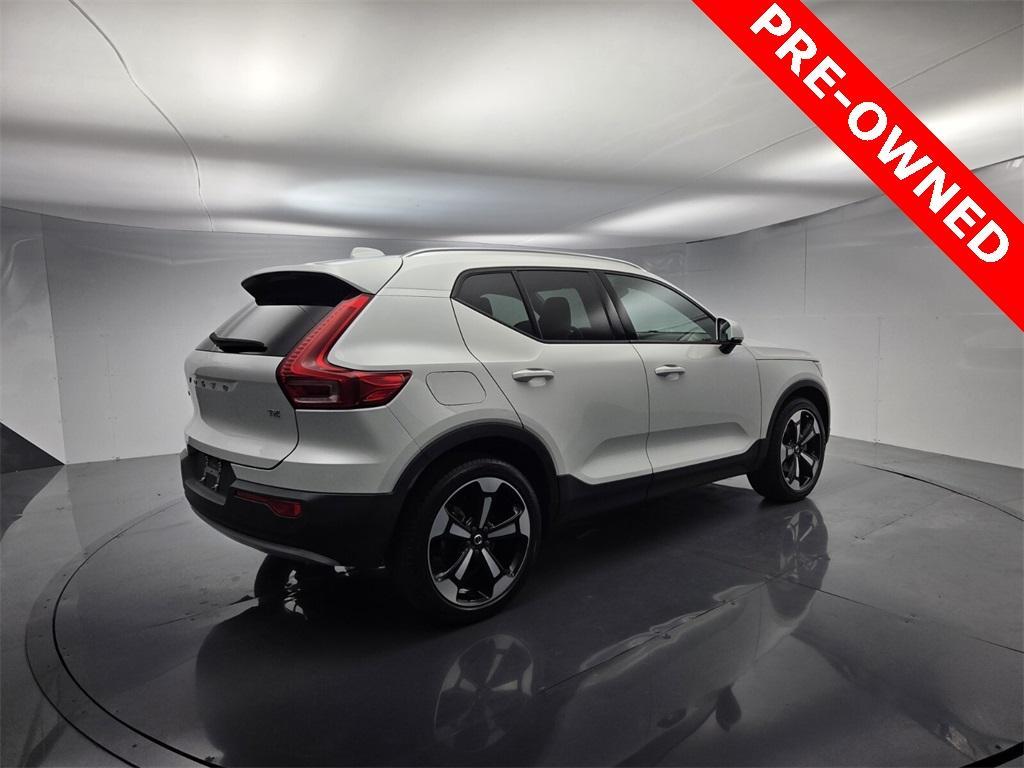 used 2022 Volvo XC40 car, priced at $24,495