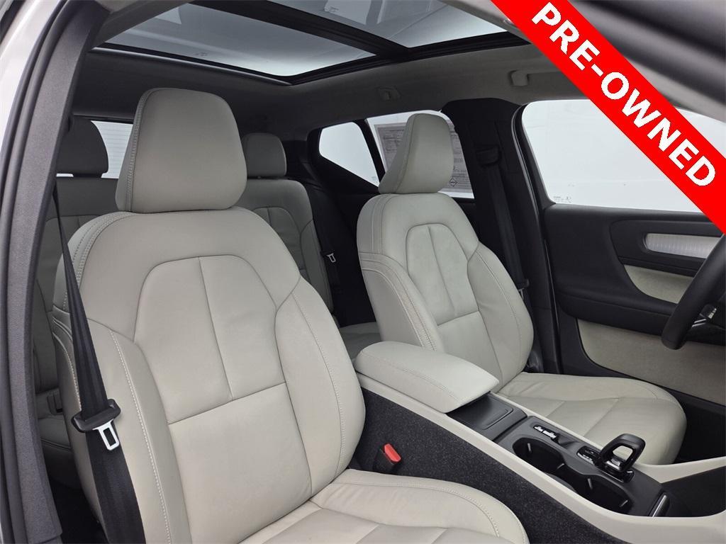 used 2022 Volvo XC40 car, priced at $24,495