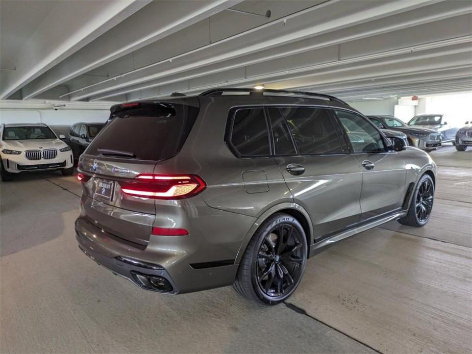 new 2025 BMW X7 car