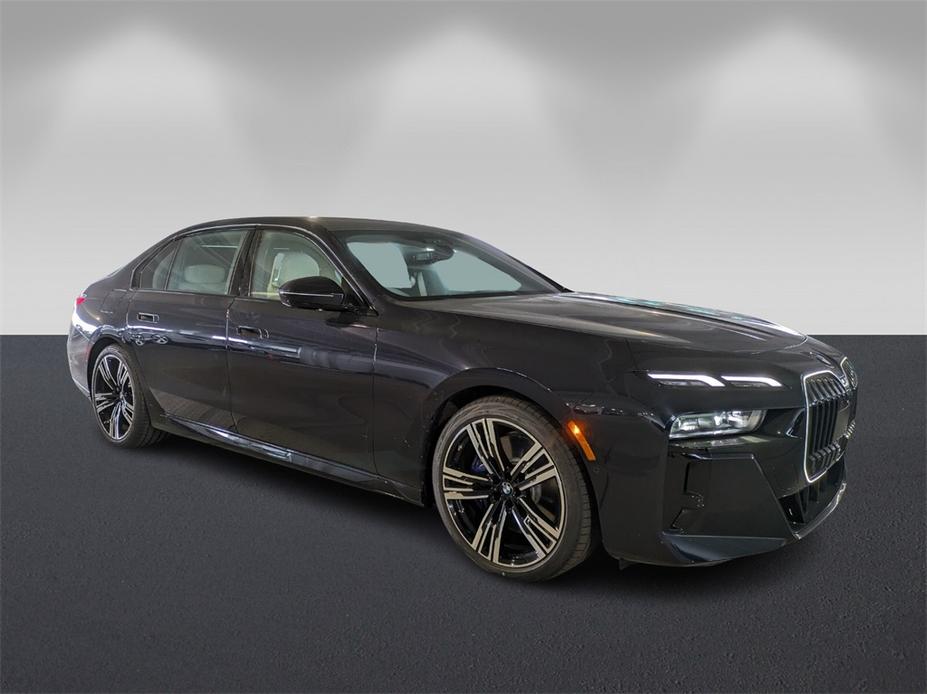 new 2024 BMW 760 car